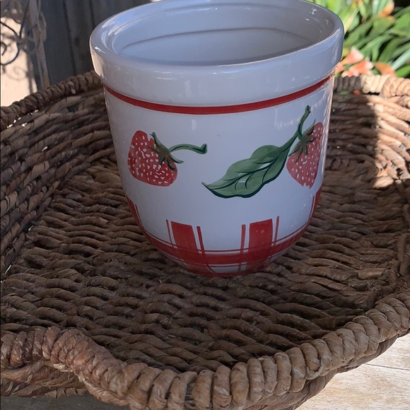 Strawberry Canister - Picture 3 of 10